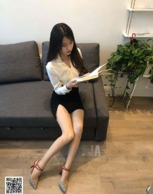 女仆露出双乳给客人玩_BD韩语BD在线观看