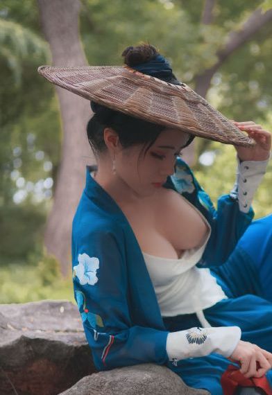 丰满的迷人教师护士_高清在线观看电视